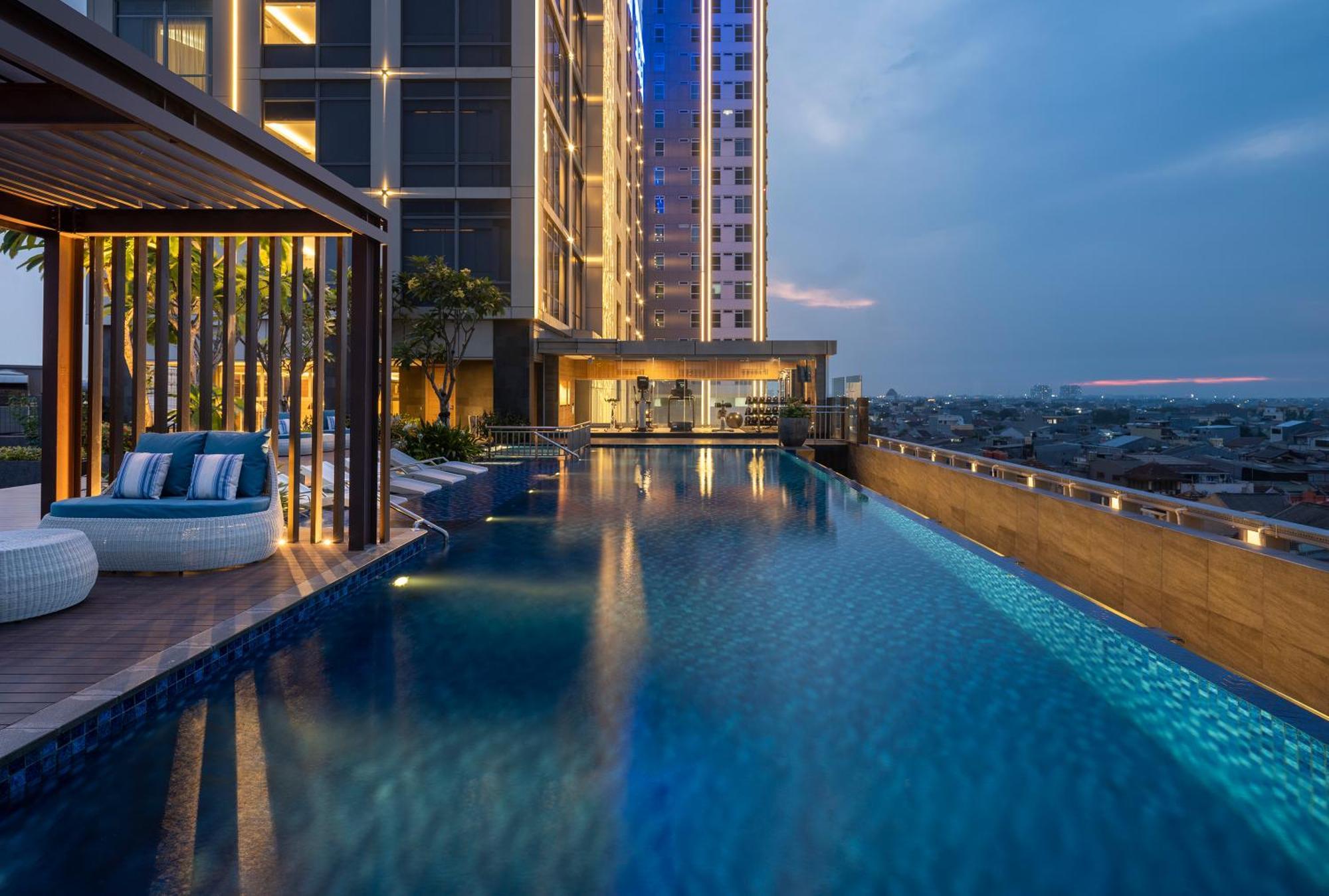 Hilton Garden Inn Jakarta Taman Palem المظهر الخارجي الصورة